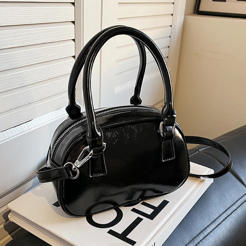 High-End Texture Retro Small Bag 2026 New Women's Bag Autumn and Winter Popular Popular Messenger Bag Portable Square Sling Bags