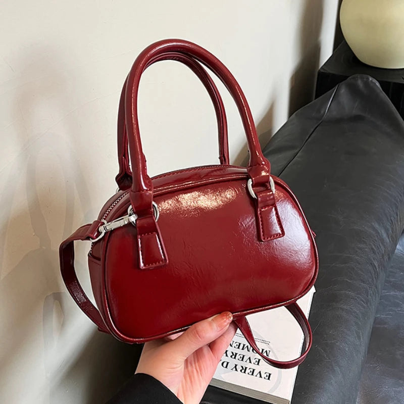 High-End Texture Retro Small Bag 2026 New Women's Bag Autumn and Winter Popular Popular Messenger Bag Portable Square Sling Bags
