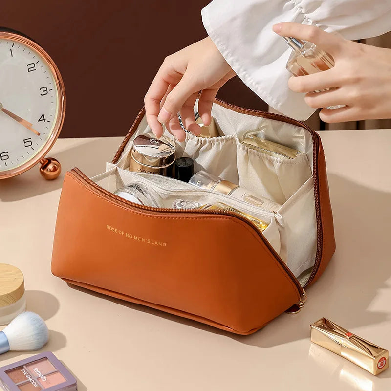PU Fashion and Convenient Makeup Bag, Travel Storage Bag, Large Capacity Toilet Bag, Hand Boosting Beauty Pillow Makeup Bag